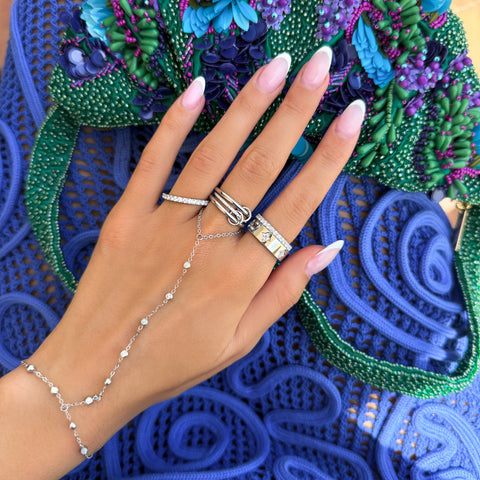 Amoura Hand Chain